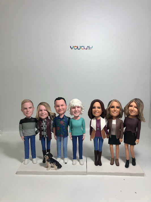 Fully Customizable Eight Bobbleheads（person or pet）Separate or whole